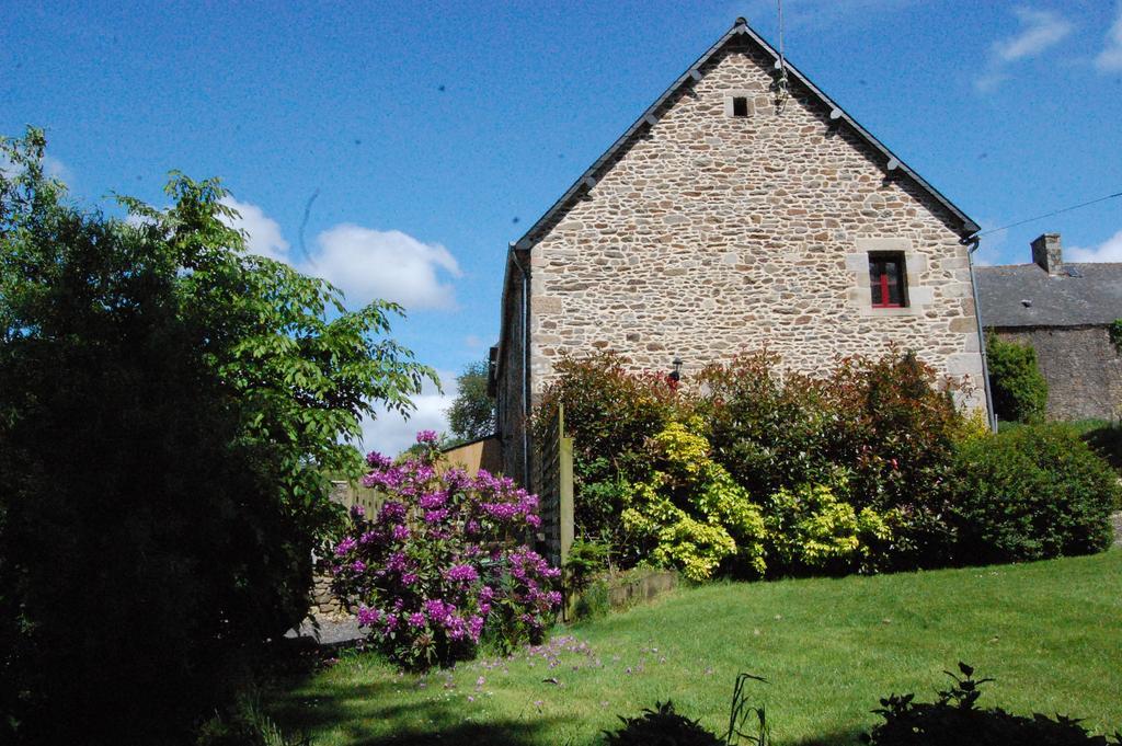 دينان Maison D'Hotes & Gites Domaine De La Garaye الغرفة الصورة