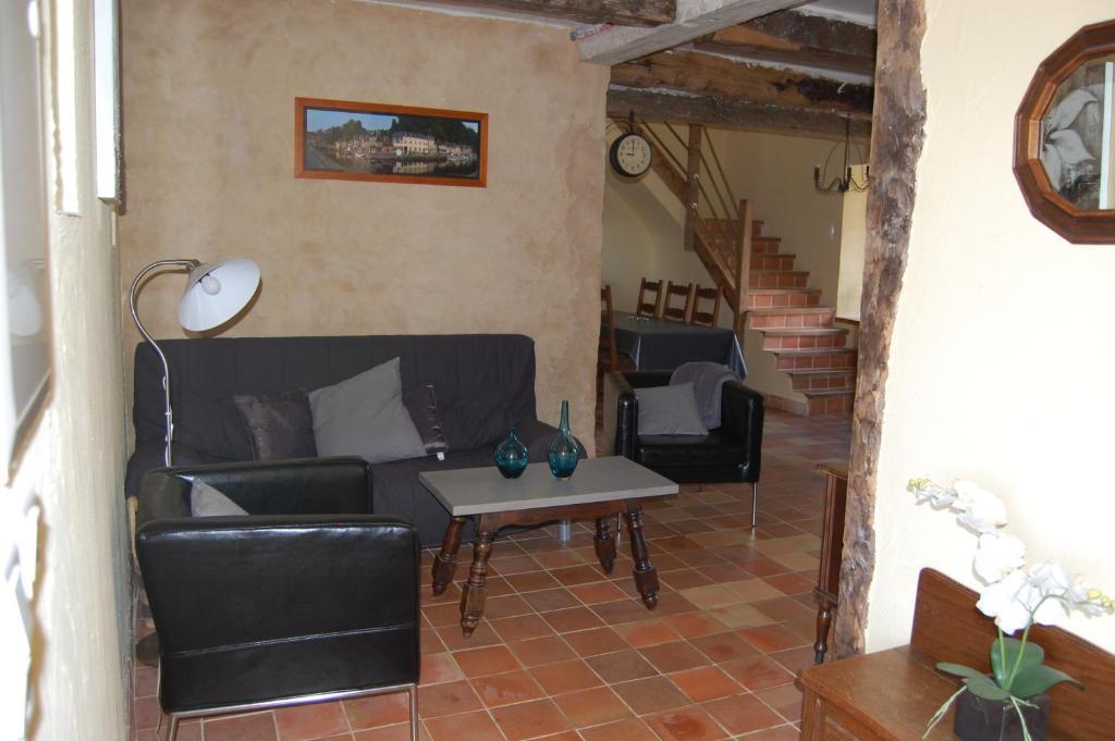 دينان Maison D'Hotes & Gites Domaine De La Garaye الغرفة الصورة